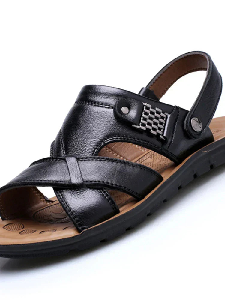 Stijlvolle Romeinse heren sandalen Tiberius, ademend leer voor comfort tijdens zomerse stadswandelingen.