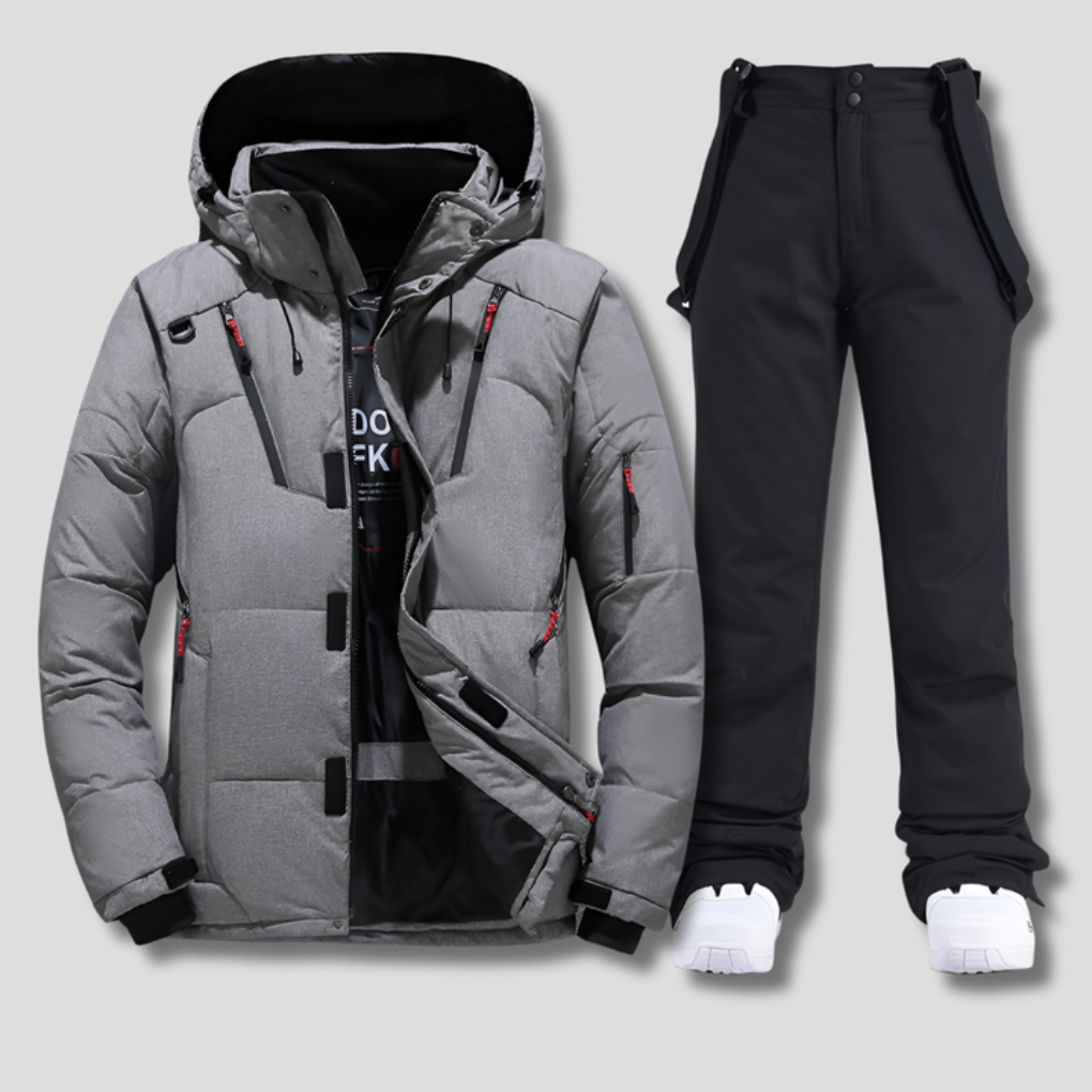 Modern heren skipak voor buitensport. Warm en weerbestendig sneeuwpak, essentieel voor skiën in de winter.