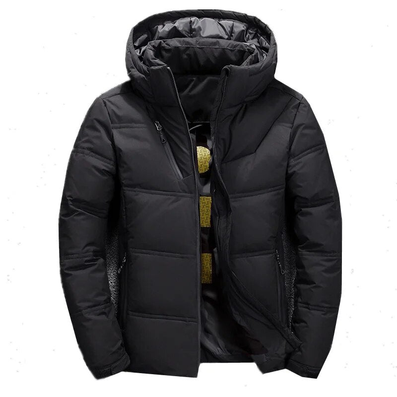 Sportieve heren ski-jas voor actieve wintersport. Biedt warmte en comfort op de piste.