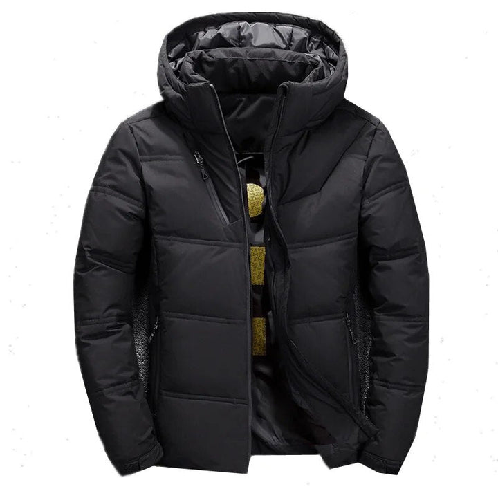 Sportieve heren ski-jas voor actieve wintersport. Biedt warmte en comfort op de piste.