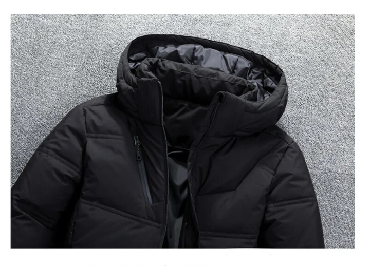 Heren ski-jas: sportief design, warm en winddicht. Perfect voor koude wintersportdagen buiten.