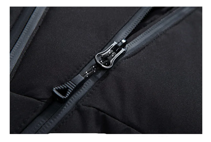 Stijlvolle heren winterjas, functioneel als ski-jas. Biedt comfort en bescherming tegen de kou.