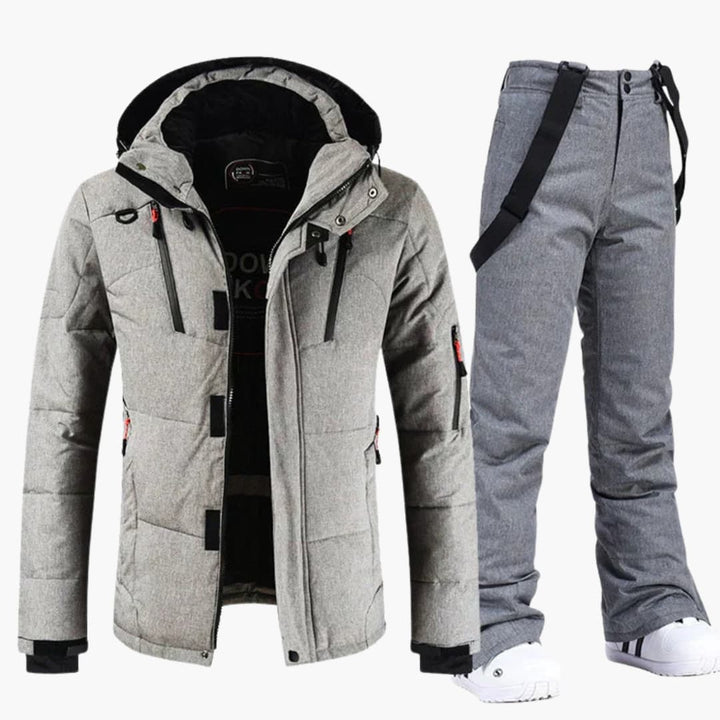 Complete heren ski set, met comfortabel ski-jack en functionele skibroek, voor elk avontuur in de sneeuw.