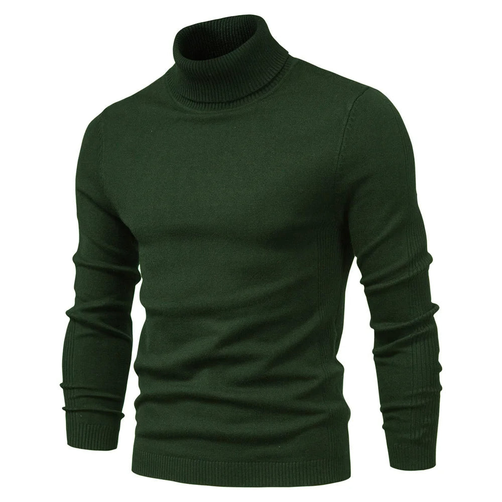 Warmte en stijl: een slim-fit heren trui met lage hals, een must-have voor elke man.