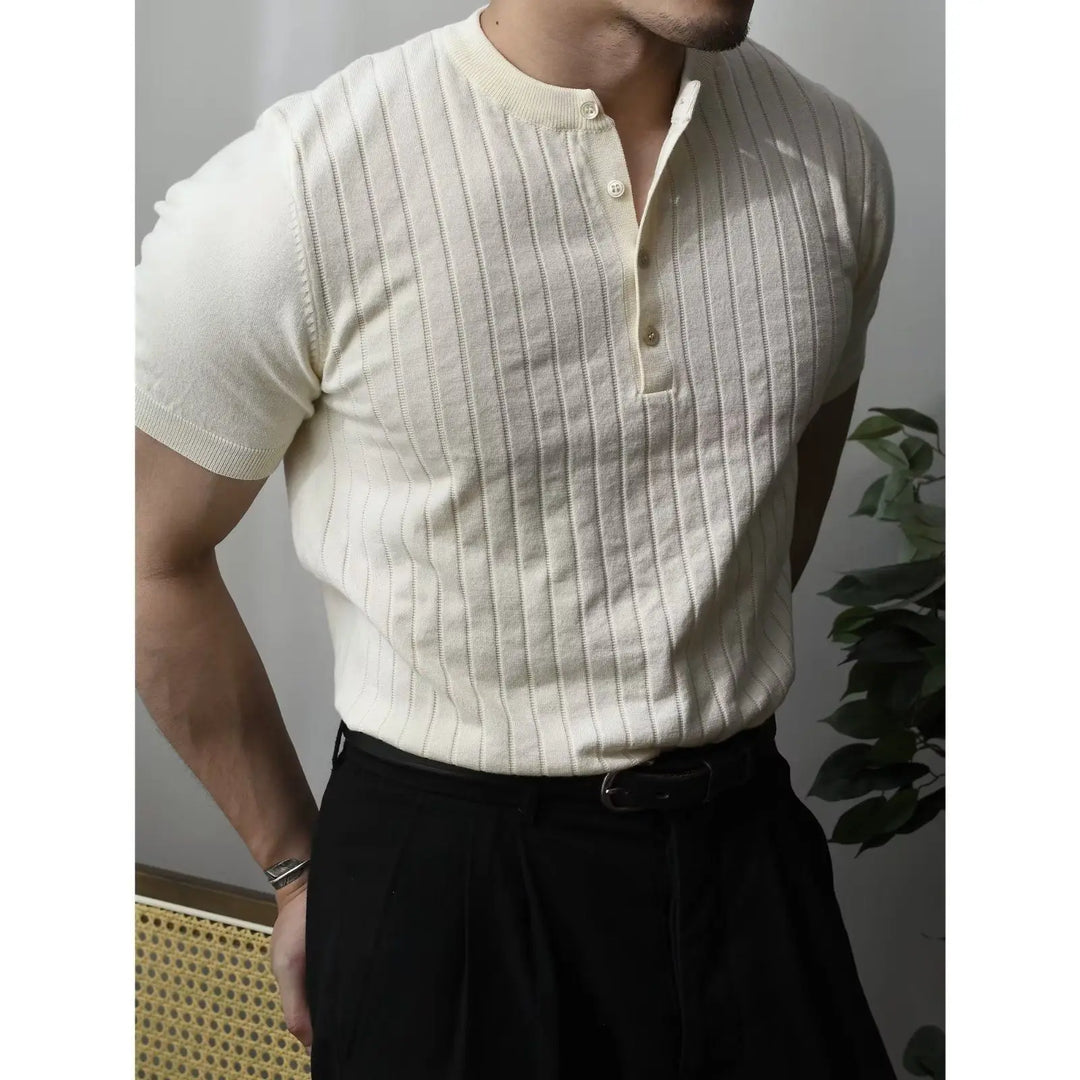 Modieus heren slim fit poloshirt met ritskraag, verkrijgbaar in diverse kleuren.