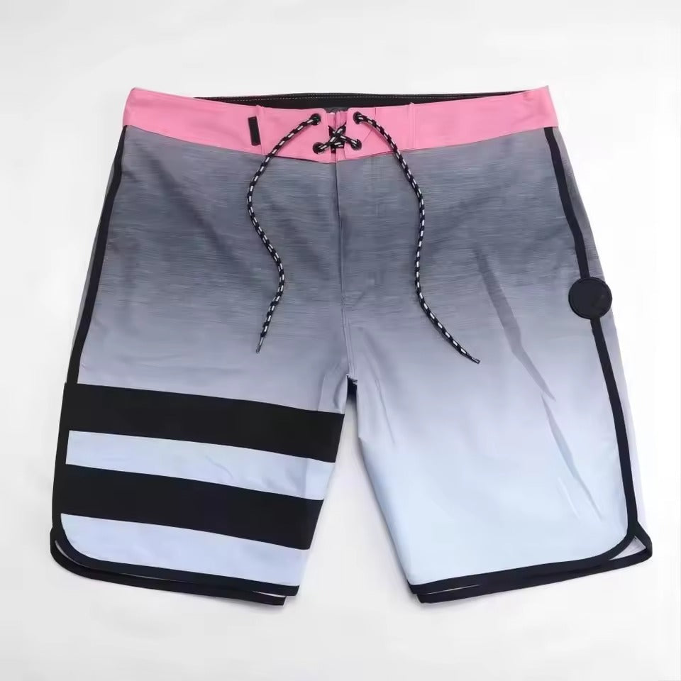 Moderne heren badmode: sneldrogende surfshorts Lennox. Ideale herenshorts voor zwemmen, strand en zomerse sport.