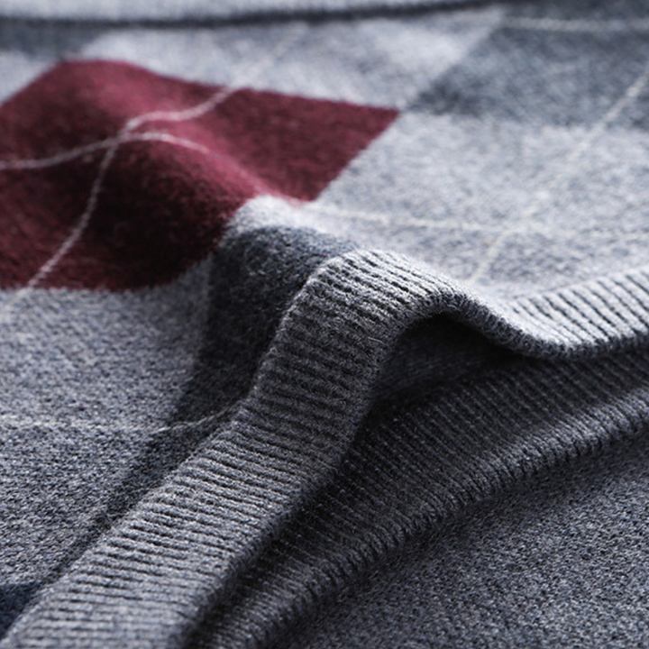 Moderne heren spencer met klassiek argyle patroon. Stijlvol, comfortabel en makkelijk te combineren.