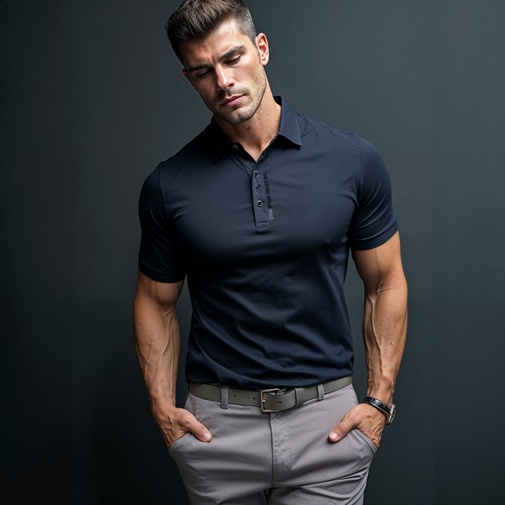 Wit comfortabel herenpoloshirt, strijkvrij en ademend, perfect voor de lente en zomer.