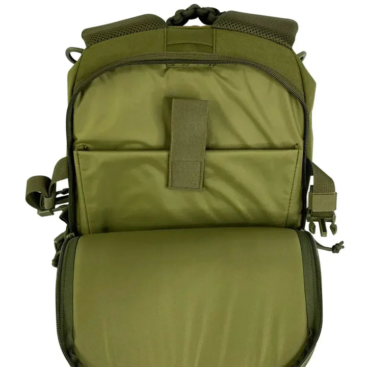 Survival tas: robuuste tactische outdoor rugzak voor heren, met Molle systeem, ideaal voor lange tochten. Camouflage.