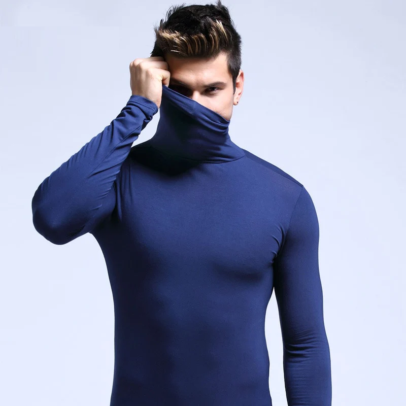 Heren thermo ondershirt met lange kraag voor optimale warmte. Ideaal als basislaag voor winterse sporten.