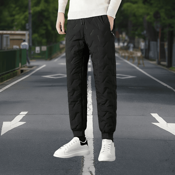 Comfortabele heren thermobroek voor outdoor, waterdicht en ademend, met warme fleece voering.