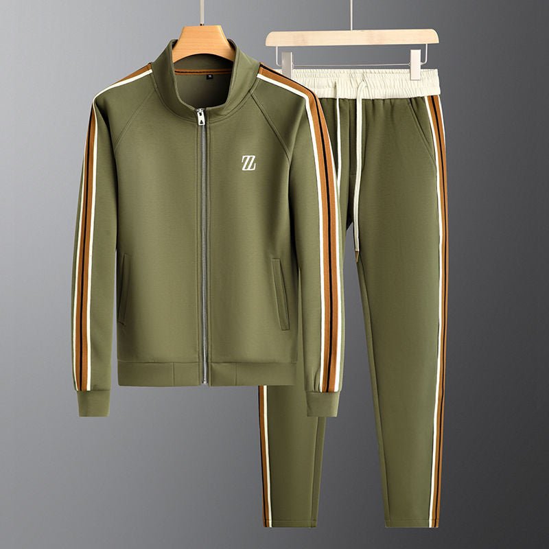 Zwart heren trainingspak, strak atletisch design. Ideale sportkleding voor training en vrije tijdsactiviteiten.