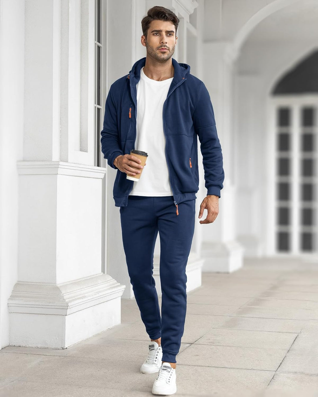 Heren trainingspak in een comfortabele set: pullover voor training en casual broek.