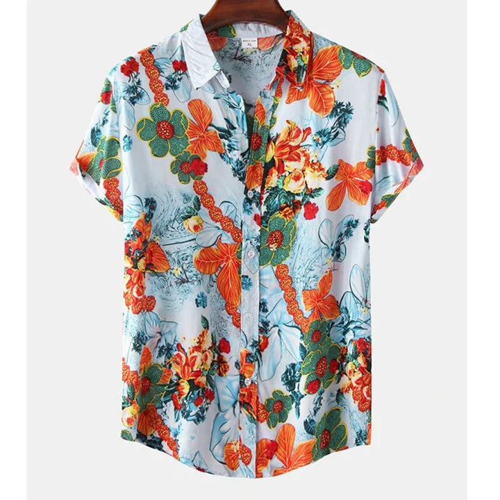 Trendy herenhemd met levendige bloemenprint voor een modieuze en frisse zomerlook.