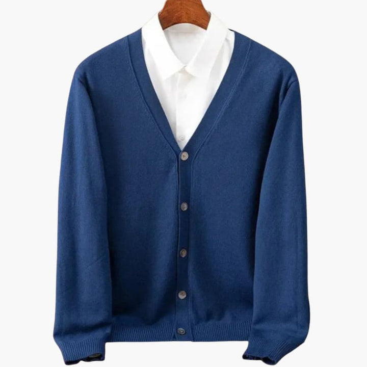 Comfortabel gebreid heren vest met diepe V-hals, ideaal voor een stijlvolle, warme outfit.