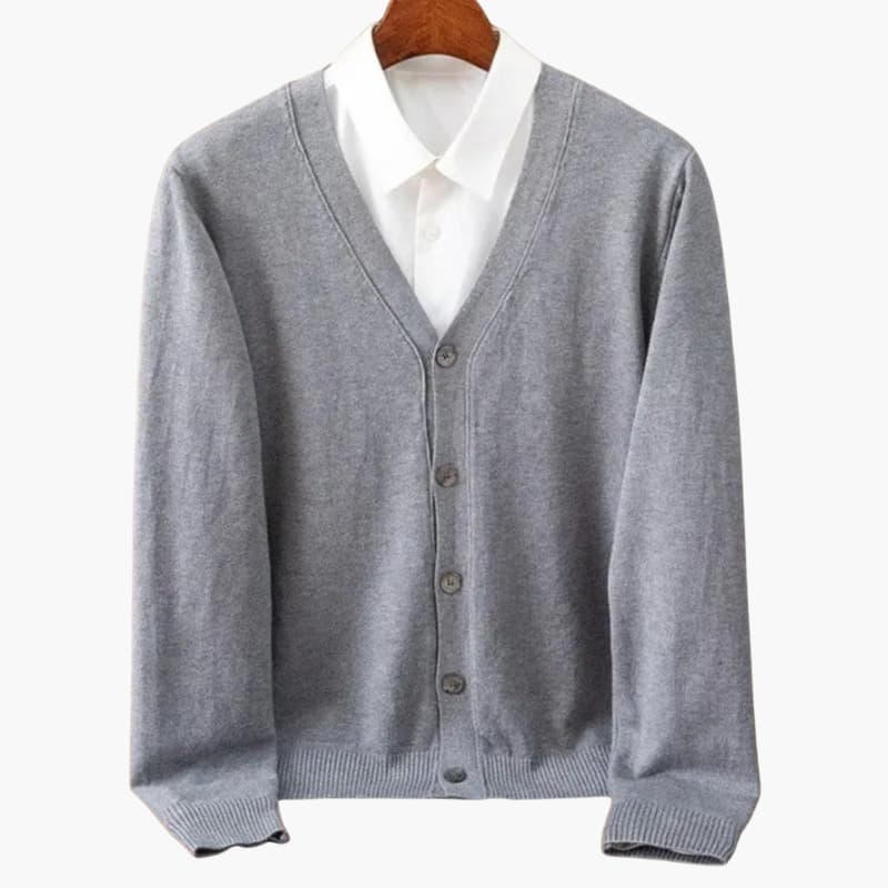 Warm heren cardigan met V-hals en knoopsluiting, een essentiële gebreide kledinglaag voor comfort.