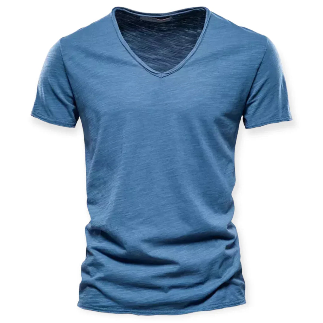 Modern heren V-hals T-shirt in diverse kleuren, ideaal voor zowel casual als stijlvolle outfits.