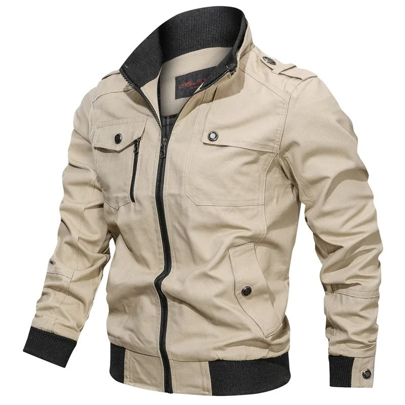 Trendy heren zomerjas Vince met motorlook en kraag. Modieuze, lichtgewicht mannenjas voor zomerse dagen.
