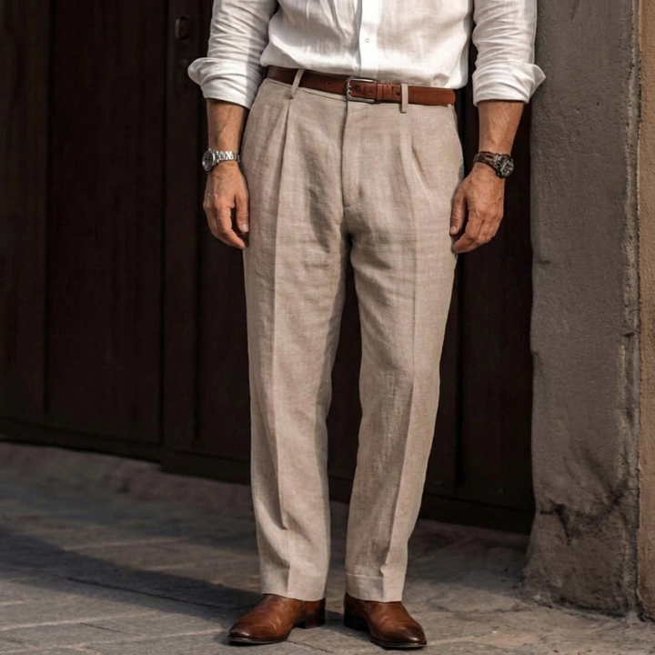 Authentieke heren vintage broek, hoge taille en wijde pijpen, ideaal voor een klassieke retro look.