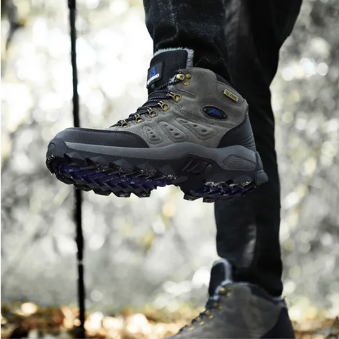 Stijlvolle en functionele heren hiking schoenen, ontworpen voor comfort en duurzaamheid op elk pad.