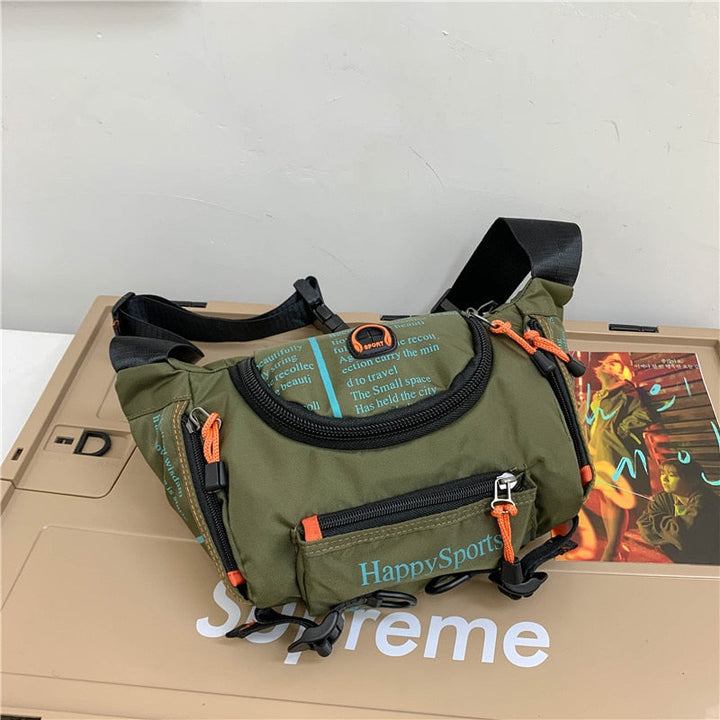 Compacte heren crossbody tas, ideaal als reisaccessoire voor paspoort en telefoon.