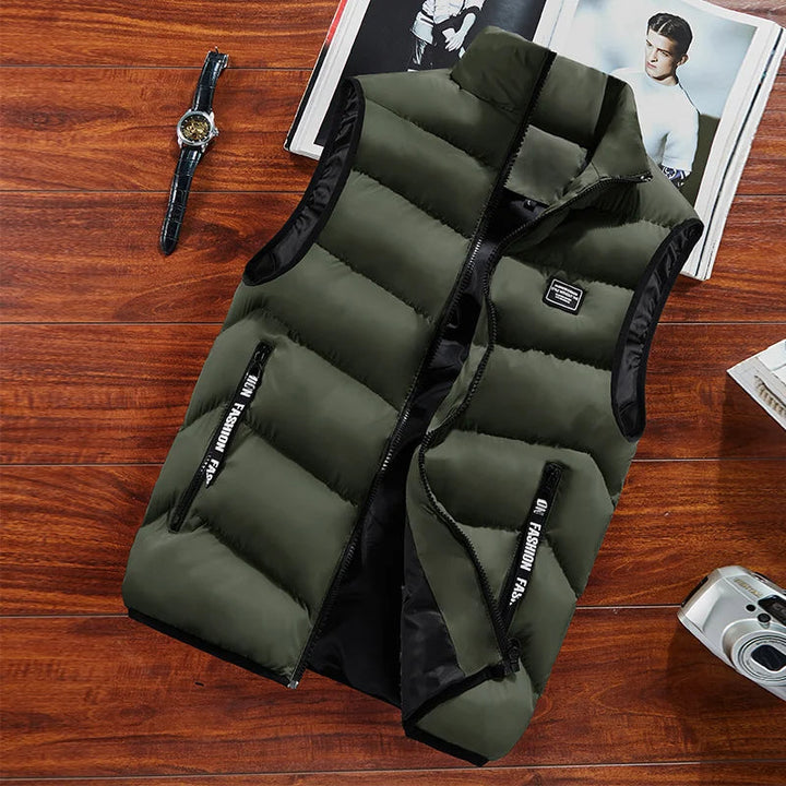 Warme heren bodywarmer met rits, perfecte aanvulling op casual herenmode.