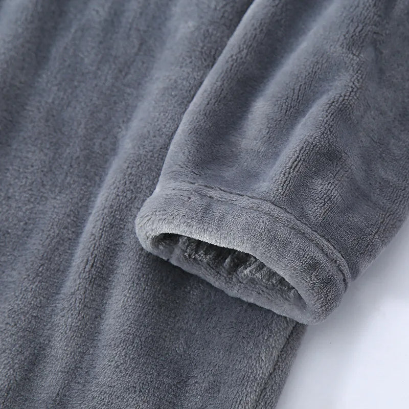 Geribbelde heren winter pyjama, zachte en elastische nachtmode voor mannen.