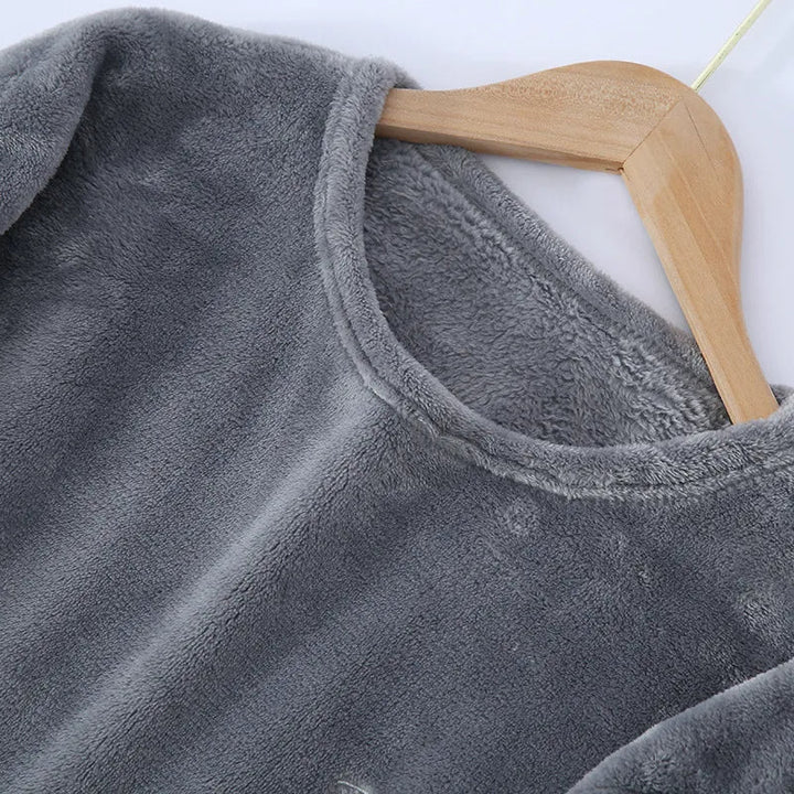 Tweedelige heren pyjama, perfecte winter nachtmode en loungewear outfit.