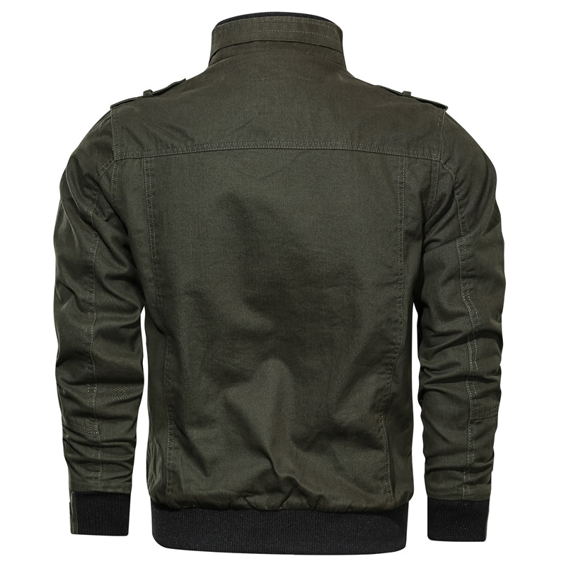 Robuust winterjack voor heren, winddicht & warm. Essentiële buitenkleding voor actieve mannen in de kou.