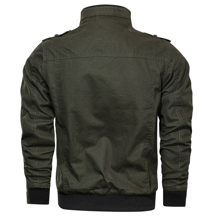 Robuust winterjack voor heren, winddicht & warm. Essentiële buitenkleding voor actieve mannen in de kou.