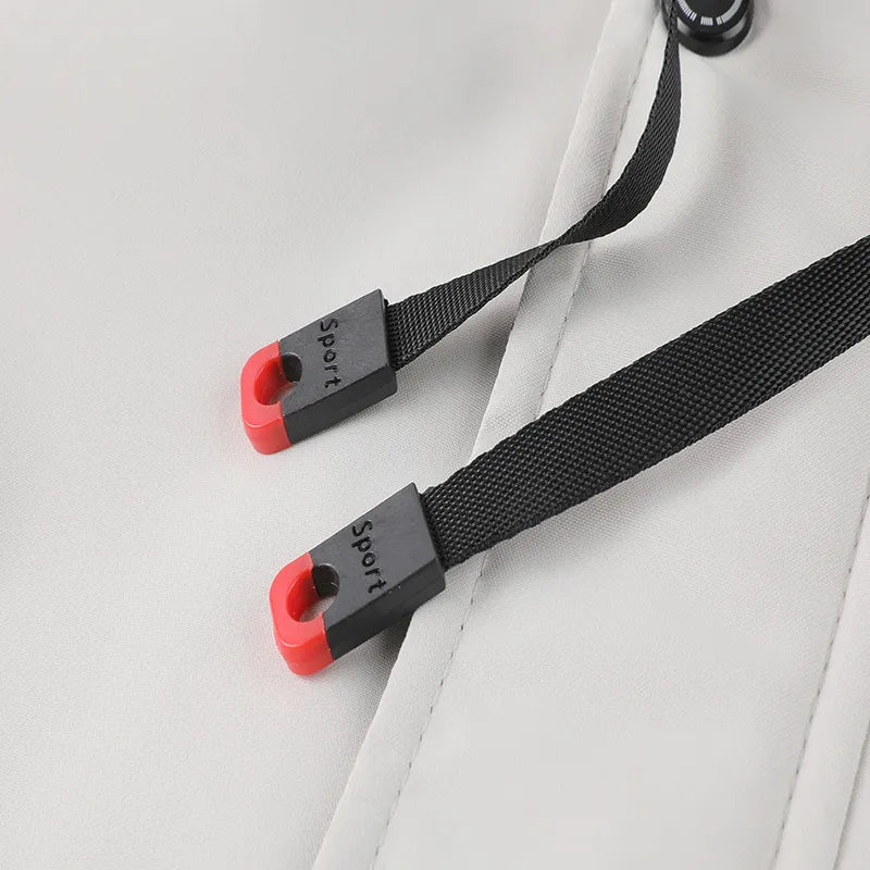 Warme heren winterjas met verstelbare capuchon. Waterdicht en comfortabel voor extreme kou.