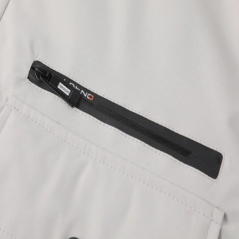 Waterdichte heren winterjas, warme kleding met comfortabele mouwen en duurzame afwerking.
