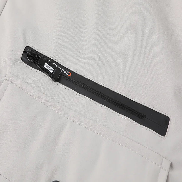 Waterdichte heren winterjas, warme kleding met comfortabele mouwen en duurzame afwerking.
