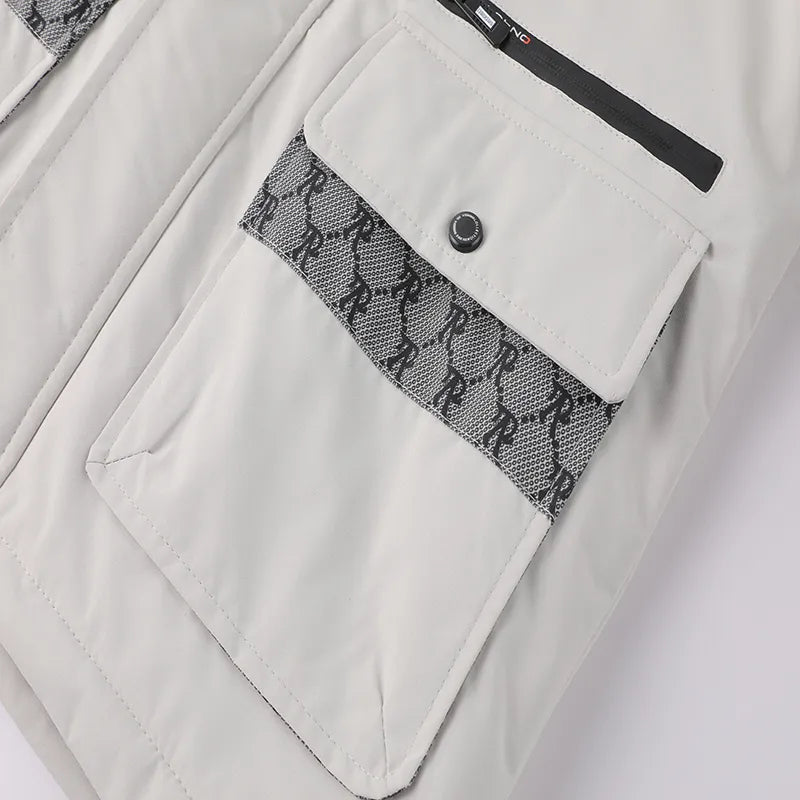 Stijlvolle heren outdoor jas, waterdicht en warm. Perfecte pasvorm voor koud weer en actieve mannenmode.