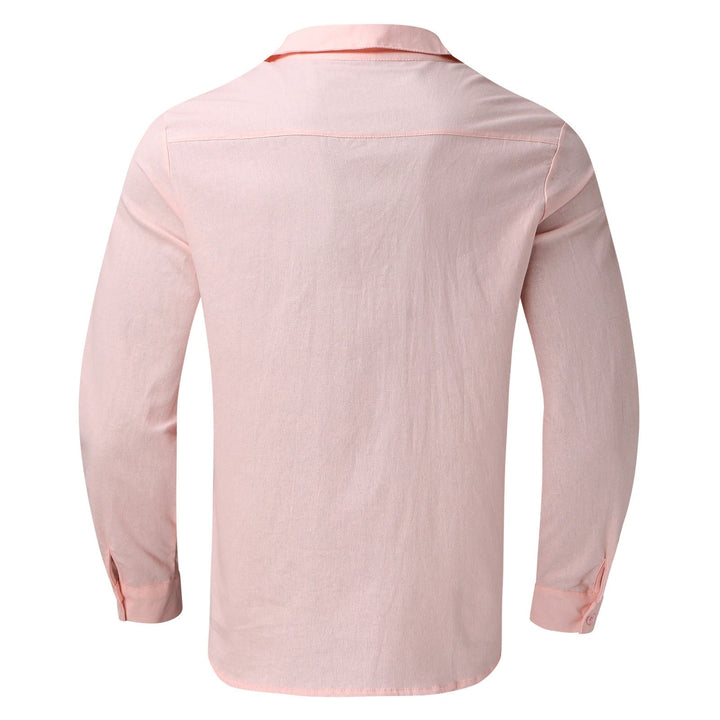 Modern heren zomerhemd met oversized button-down design, lange mouwen en losse pasvorm, perfect voor herenmode.