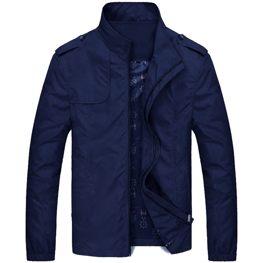 Moderne herenjas, ideaal als tussenjas in de zomer. Met opstaande kraag en een veelzijdige, casual look.