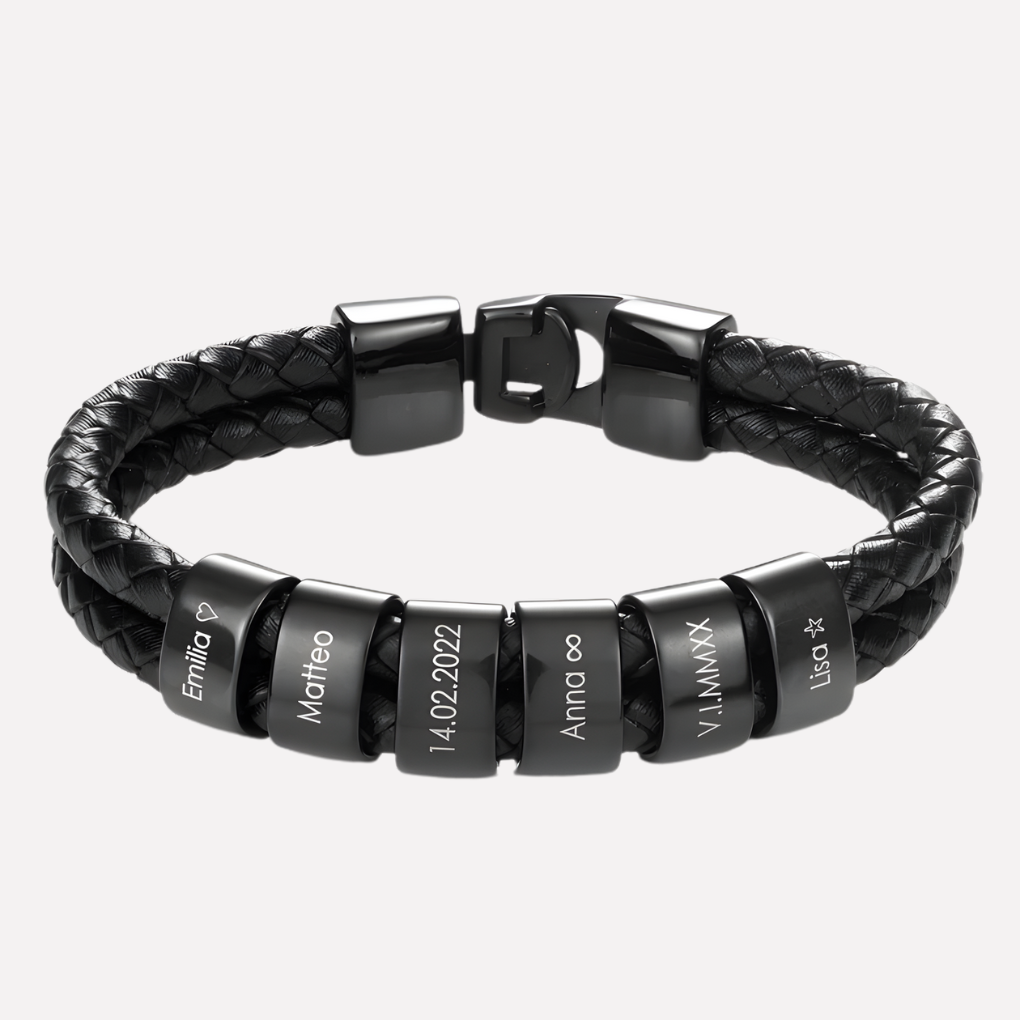 Heren zwarte kralenarmband met stijlvolle gegraveerde edelstaal kralen, personaliseerbaar voor een uniek heren sieraad.