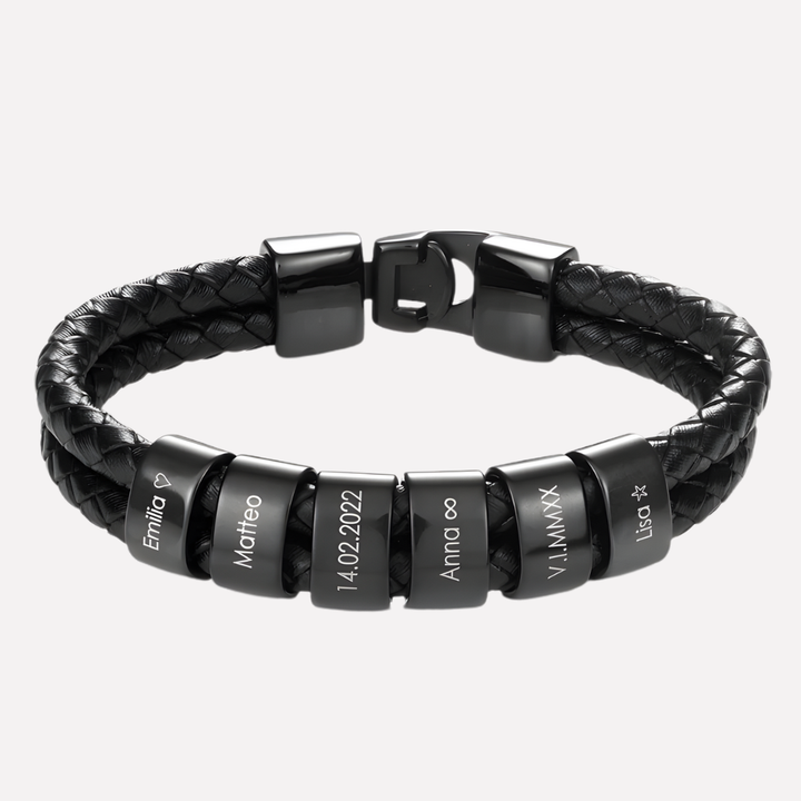 Heren zwarte kralenarmband met stijlvolle gegraveerde edelstaal kralen, personaliseerbaar voor een uniek heren sieraad.