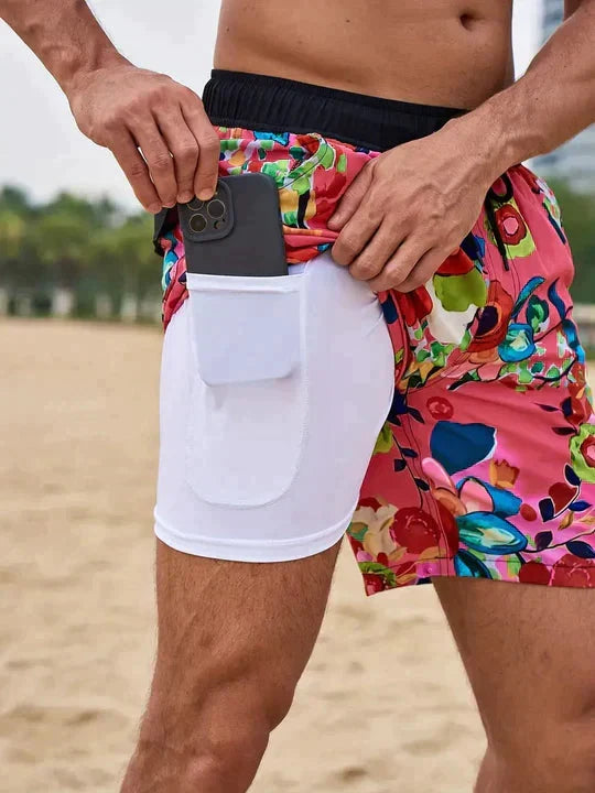 Comfortabele surfshort voor heren met vrolijk hawaïaans motief voor vakantie.