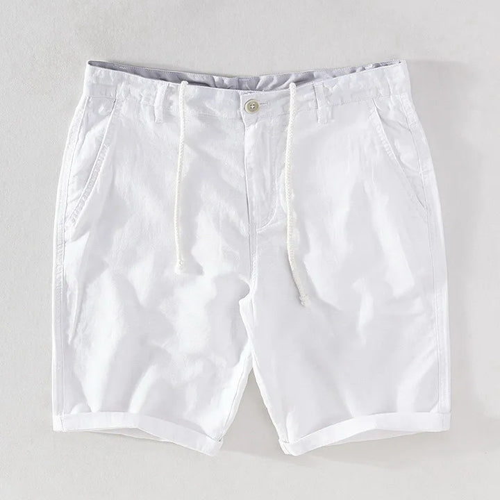 Casual herenshorts met knoopsluiting, een must-have voor zomerse dagen en ontspannen strandwandelingen.