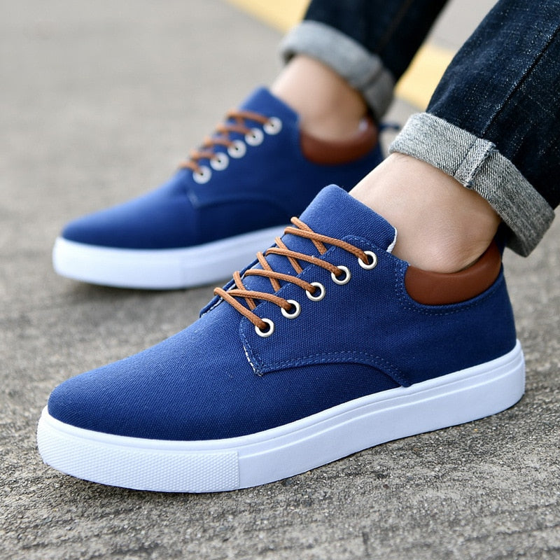 David sneakers, een essentiële toevoeging aan elke herenmodecollectie, comfortabel en veelzijdig.