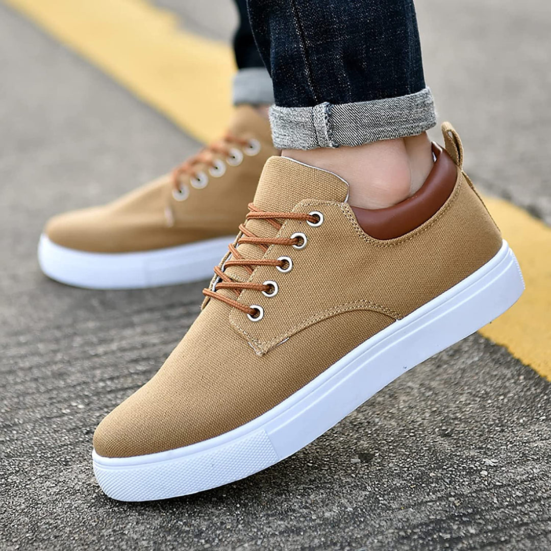 Heren David sneakers met een focus op de textuur van het bovenwerk en de witte zool.