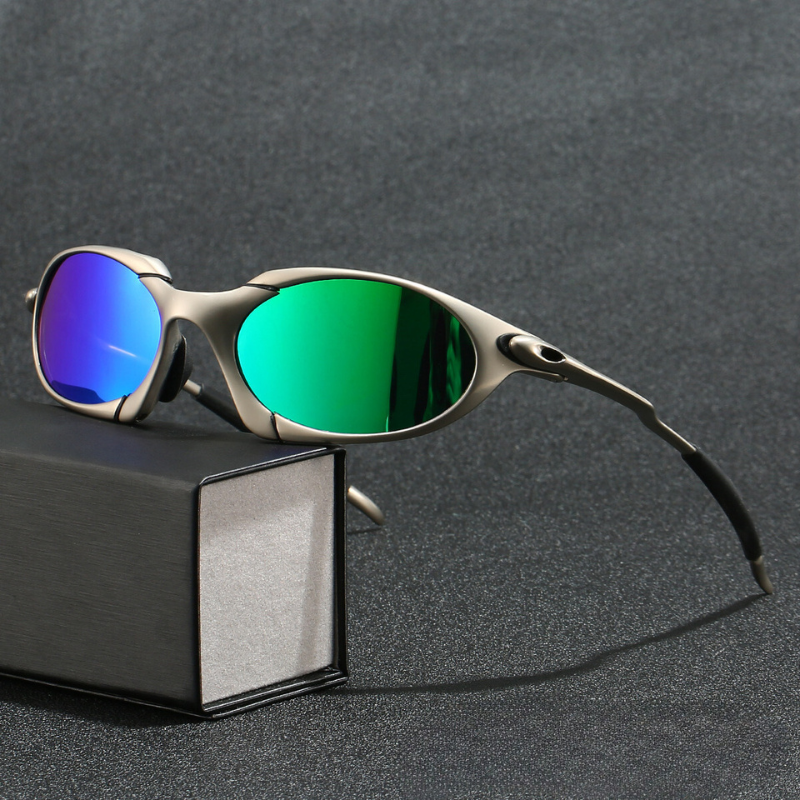 Zwarte (onyx) heren zonnebril, sportief model, met gepolariseerde lenzen en 100% UV-bescherming.