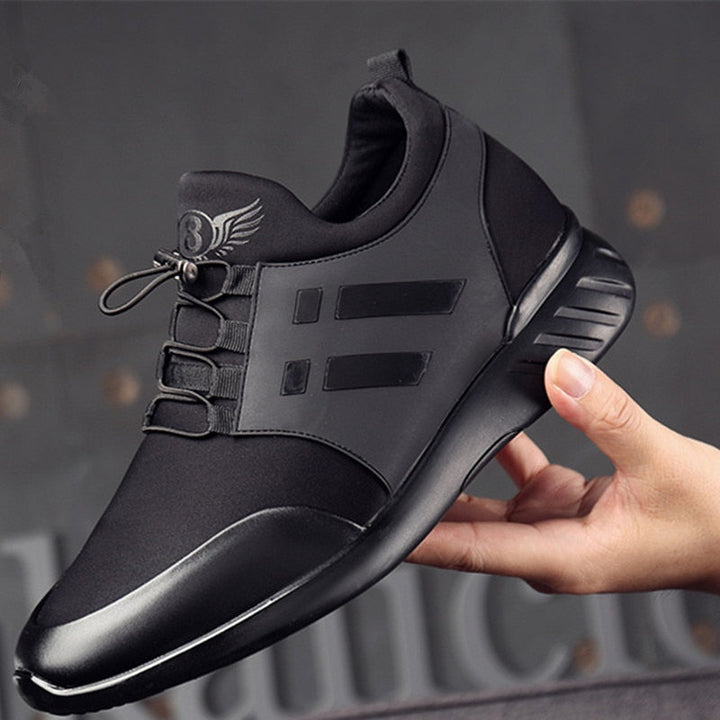 Zwarte herensneakers met comfortabele pasvorm en vetersluiting voor dagelijks gebruik