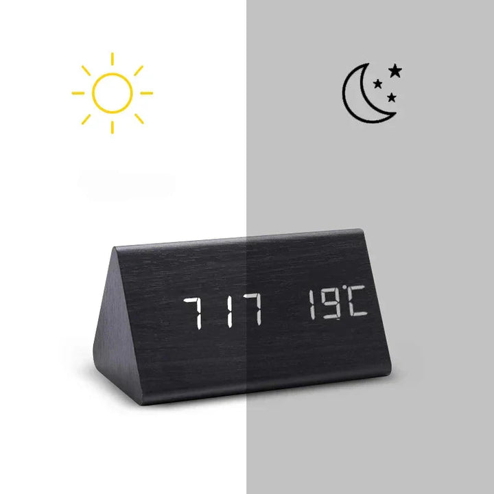 Multifunctionele houten digitale klok met LED display, spraakbesturing en ingebouwde thermometer.