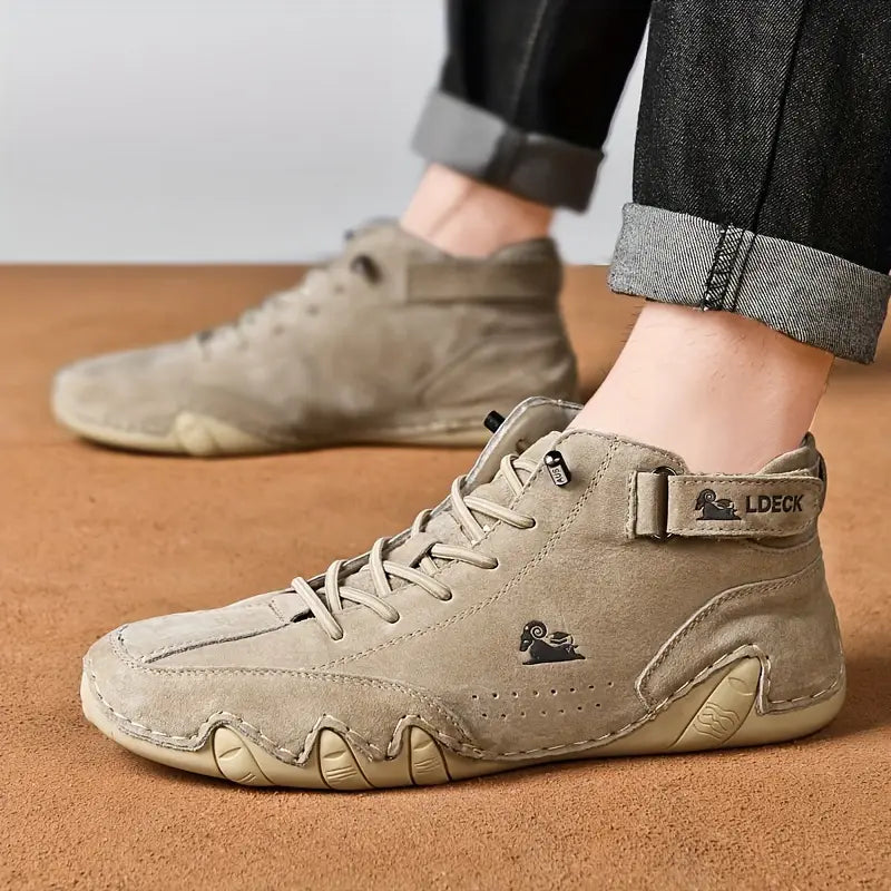 Groene waterdichte wandelschoenen Adriel, comfortabel en modieus voor actieve heren.