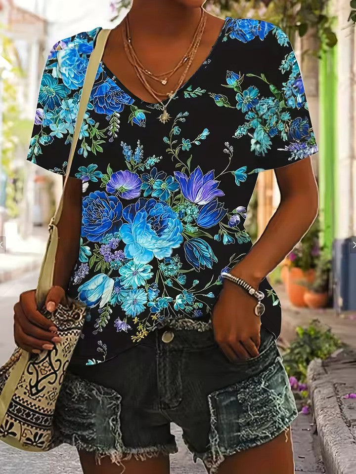Detail van Hoymans dames retro V-hals t-shirt. Zomerse casual top met stijlvolle pasvorm en comfortabele stof.