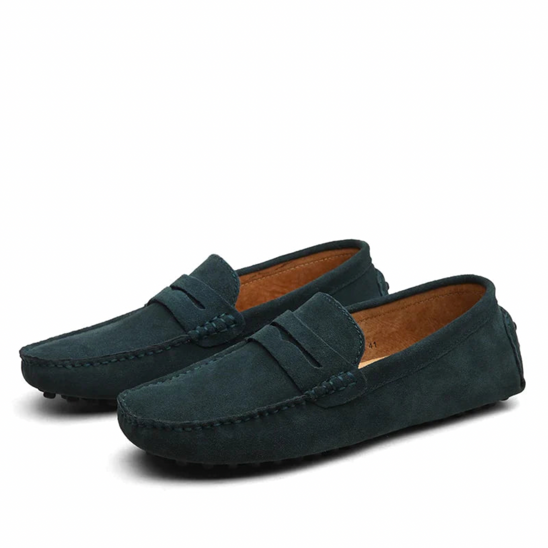 Elegantie ontmoet comfort: Hugo heren instappers voor formele kleding, met een luxe uitstraling.