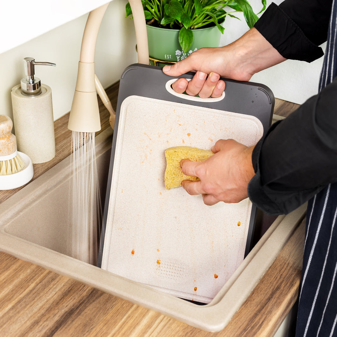 Duurzame RVS snijplank van SteelSafe, perfect voor dagelijks koken. Makkelijk te reinigen en vaatwasmachinebestendig.