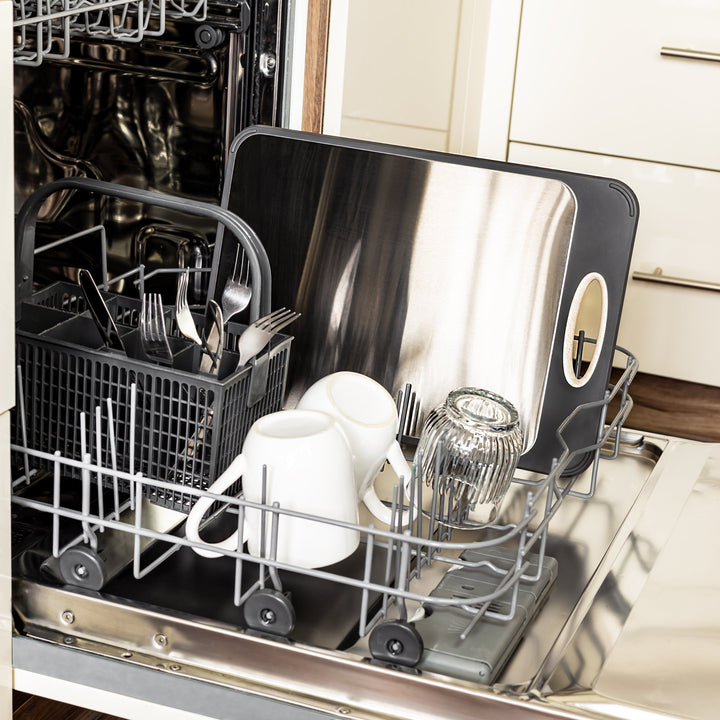 Voedselveilige RVS snijplank, onmisbaar in de keuken voor hygiënisch bereiden. SteelSafe garandeert duurzaamheid.